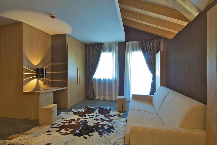 Room 50 of 70