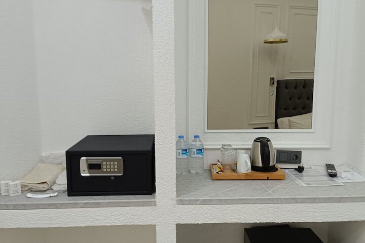 Room 43 of 85