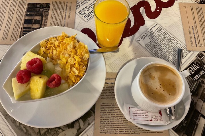 Breakfast/Coffee Service 27 of 38