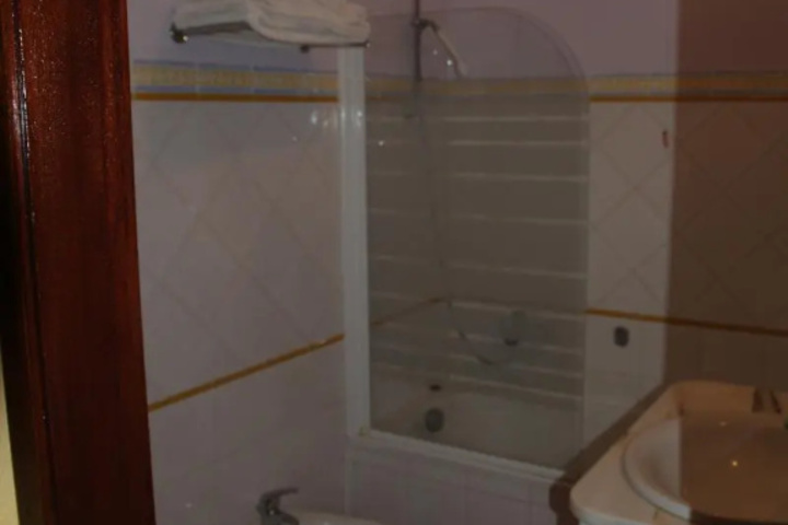 Room 6 of 12