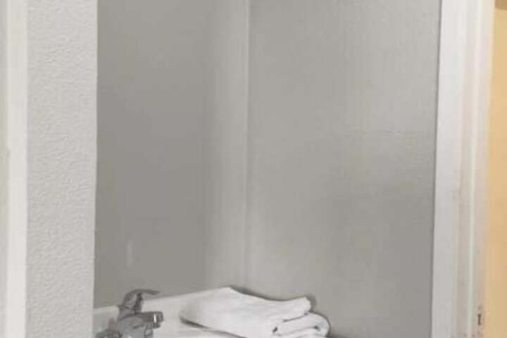 Room 21 of 37