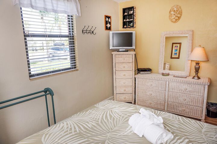 Room 33 of 325