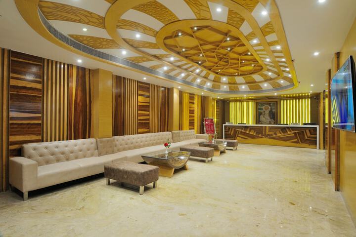 Business Center 43 of 45