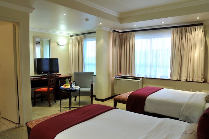 Room 13 of 34
