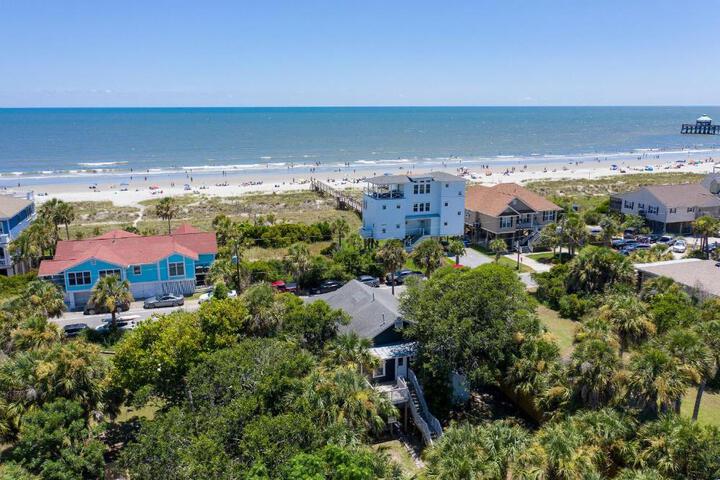 306 E Arctic Ave. in Folly Beach, SC