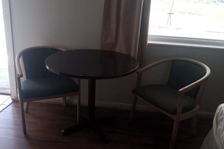 Room 3 of 10