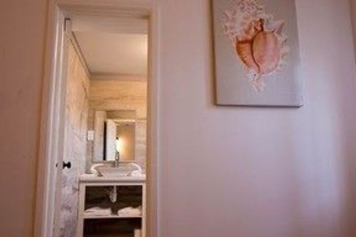 Room 22 of 32
