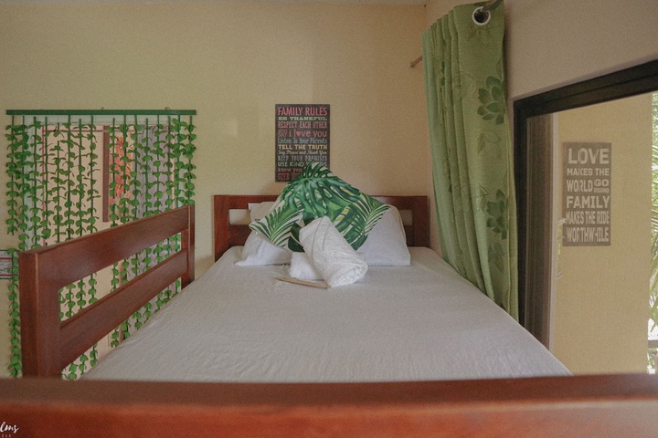 Room 53 of 143
