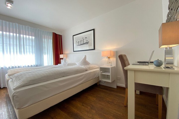 Room 46 of 99