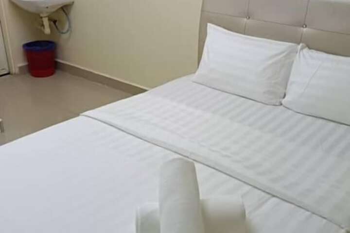 Room 34 of 73