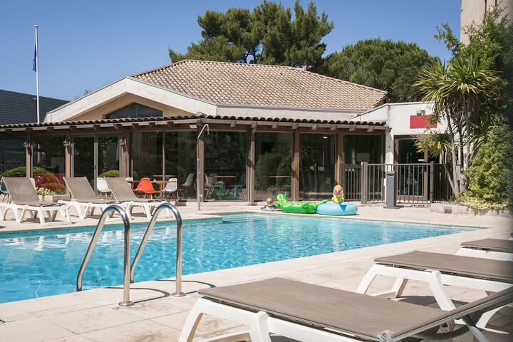 Pool 53 of 134