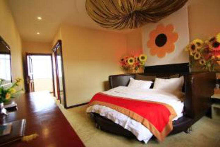 Room 5 of 6