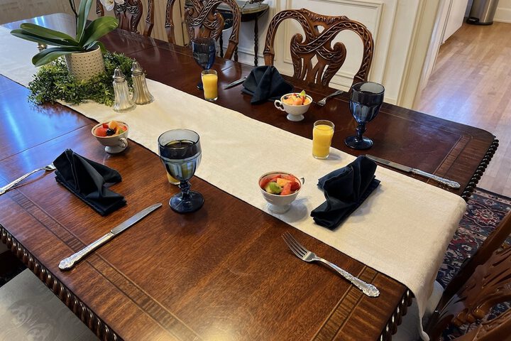 Dining 36 of 44
