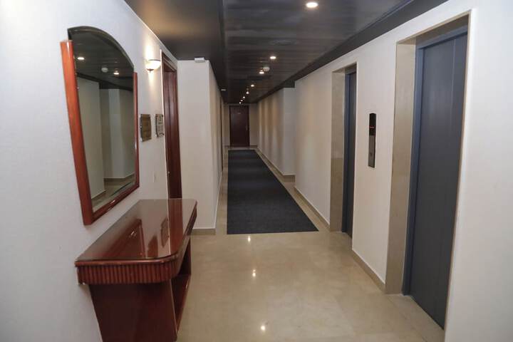 Ballroom/Hall 73 of 88
