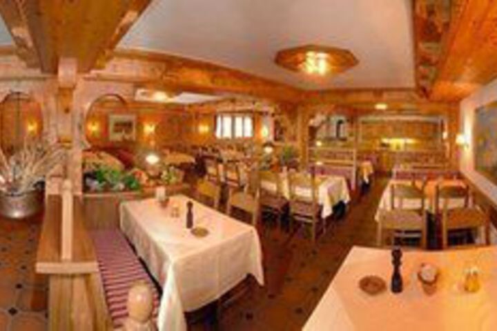 Dining 66 of 73
