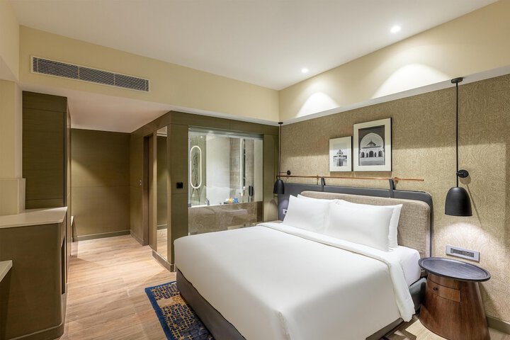 Room 16 of 41