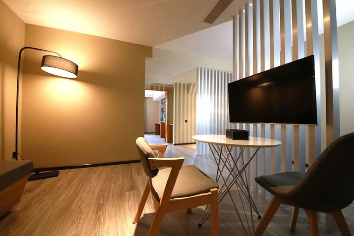 Room 14 of 20