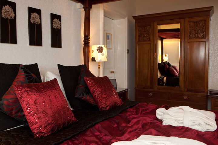 Room 2 of 50