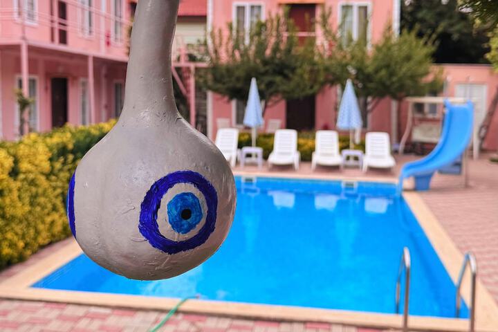 Hotel Exterior 33 of 47