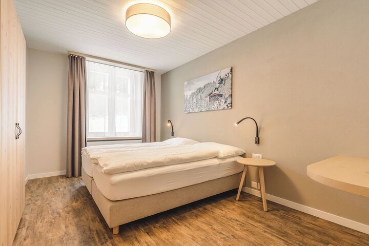 Room 2 of 81