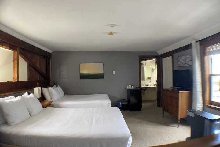 1 Queen Bed (33 of 80)