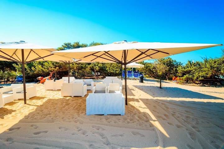 Beach bar