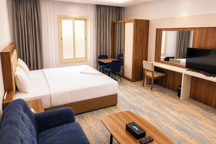 Room 7 of 19
