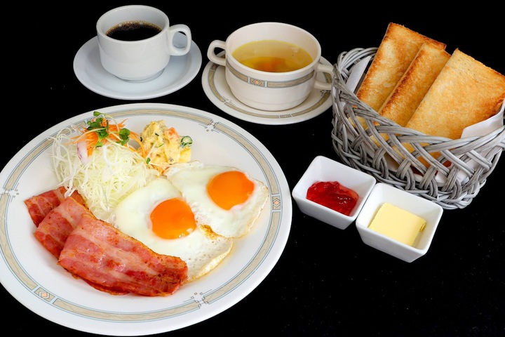 Breakfast/Coffee Service 64 of 77