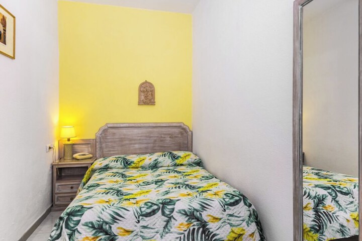 Room 7 of 38