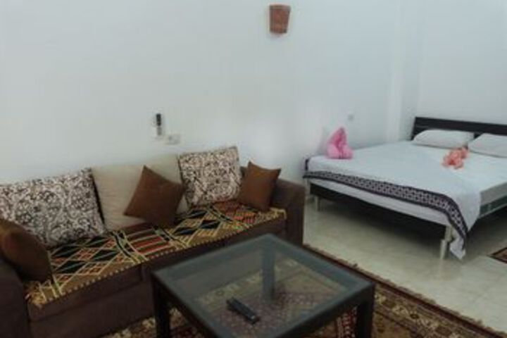 Room 9 of 48