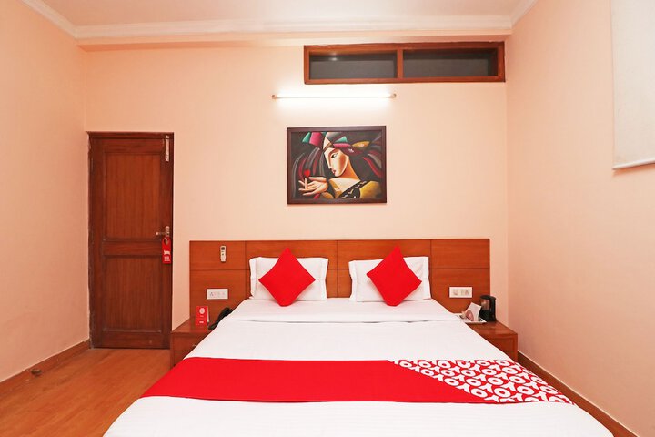 Room 8 of 20
