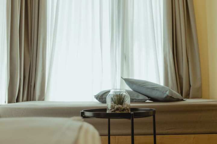 Room 33 of 77