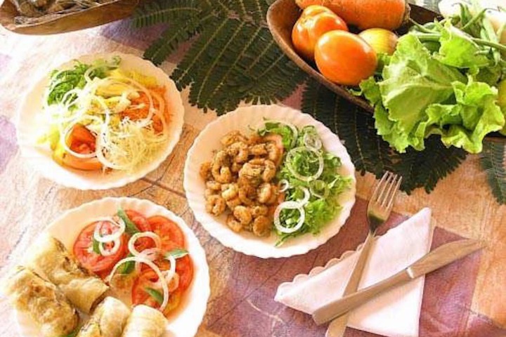 Dining 38 of 65