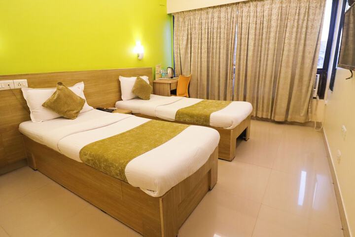 Room 46 of 102