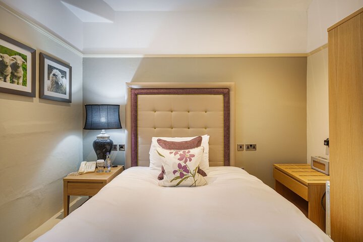 Room 14 of 71