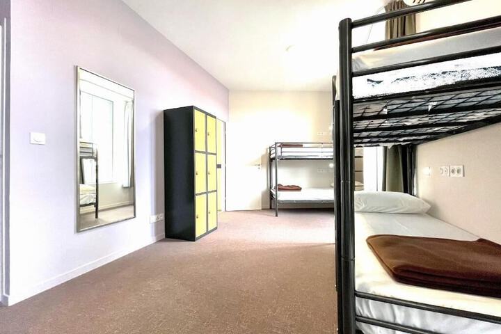 Room 7 of 39