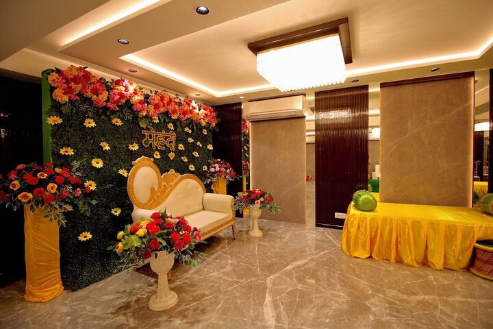 Ballroom/Hall 39 of 45