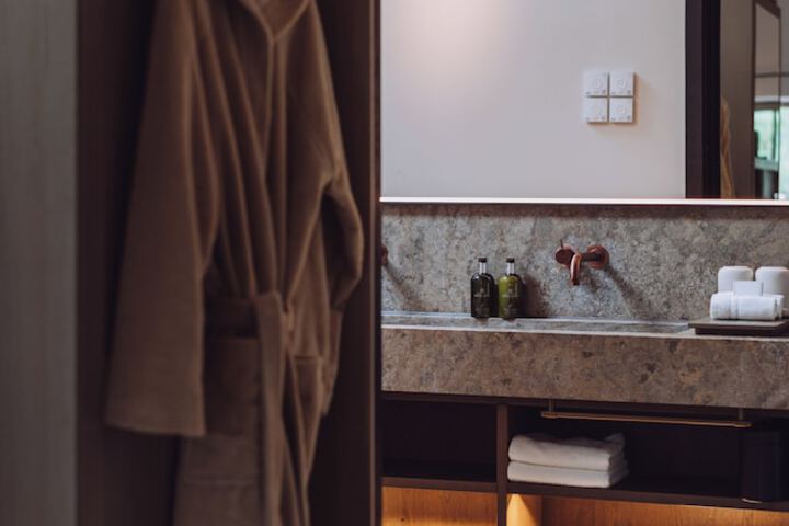 Room 48 of 107
