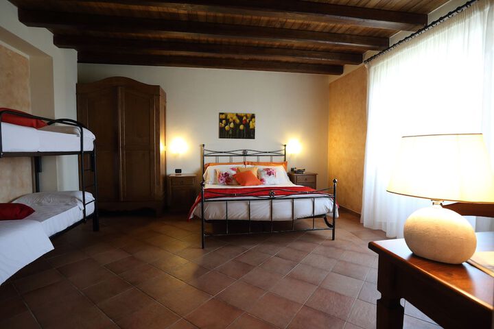Room 9 of 35