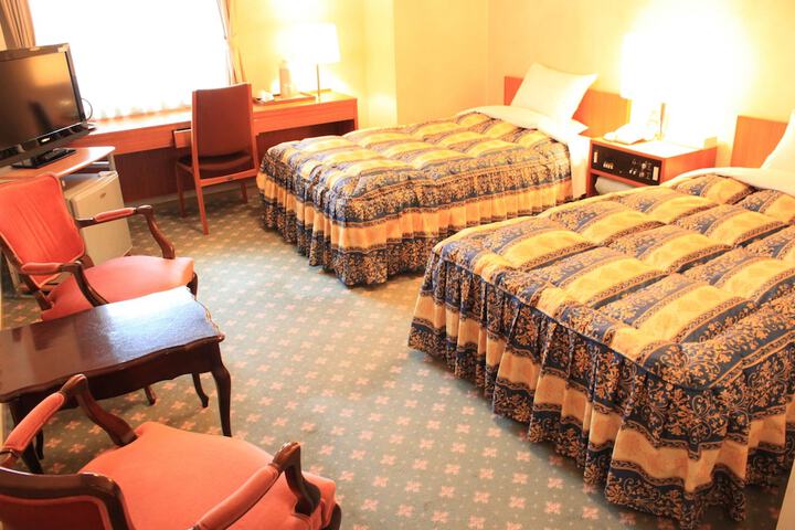 Room 4 of 26