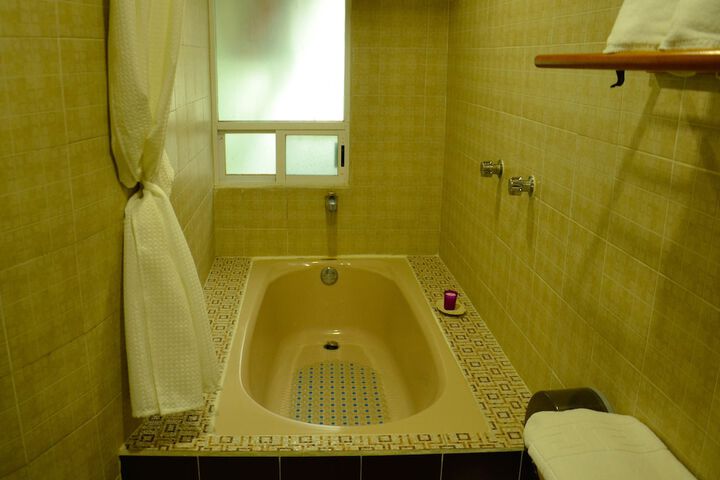 Room 41 of 80