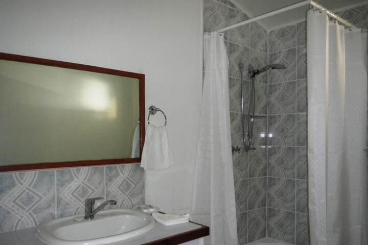 Room 32 of 80