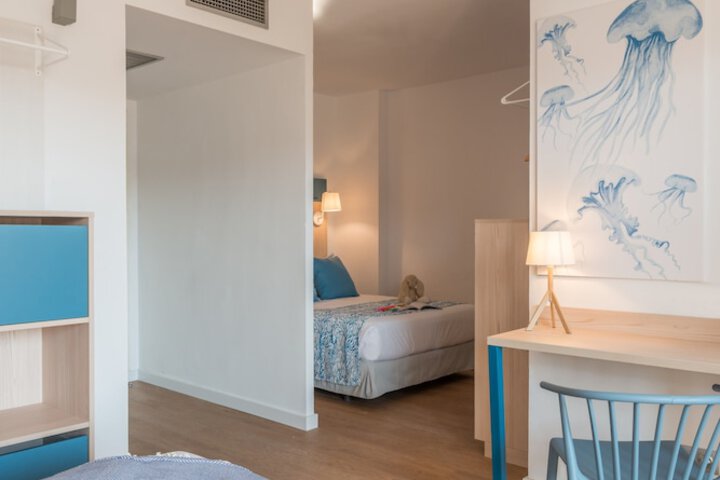 Room 40 of 90