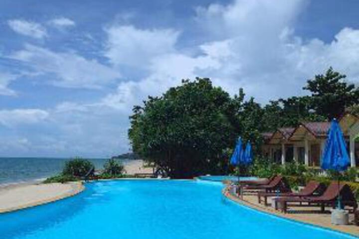 Pool Hotel