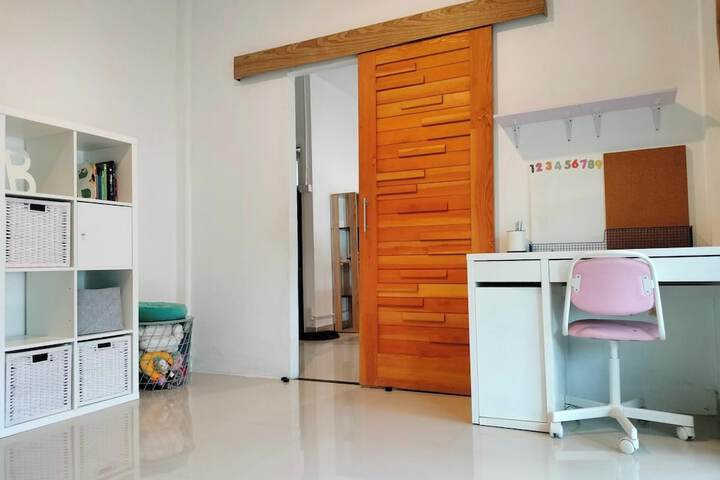 Room 33 of 94