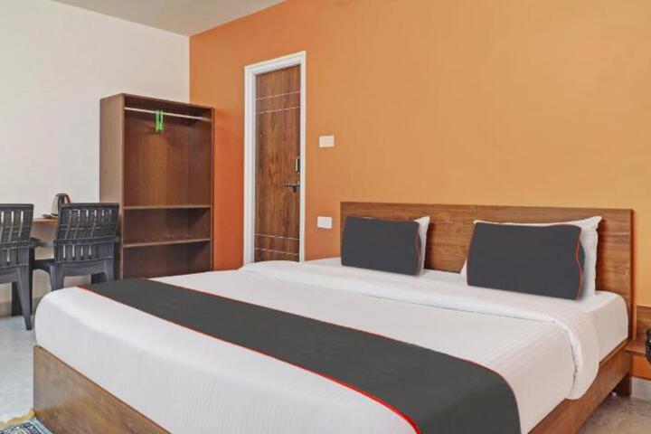 Collection O GOLDEN HITECH HOTEL