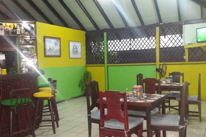 Dining 17 of 27