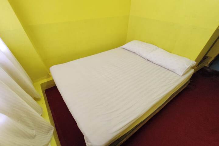 Room 4 of 19