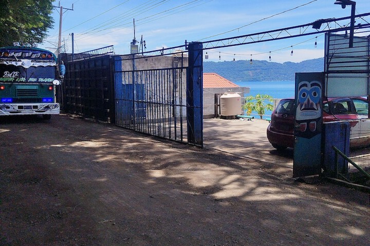 Hostal y Restaurante Tiki Island in Santa Ana