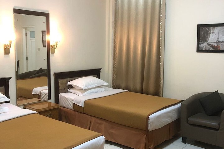 Room 12 of 42